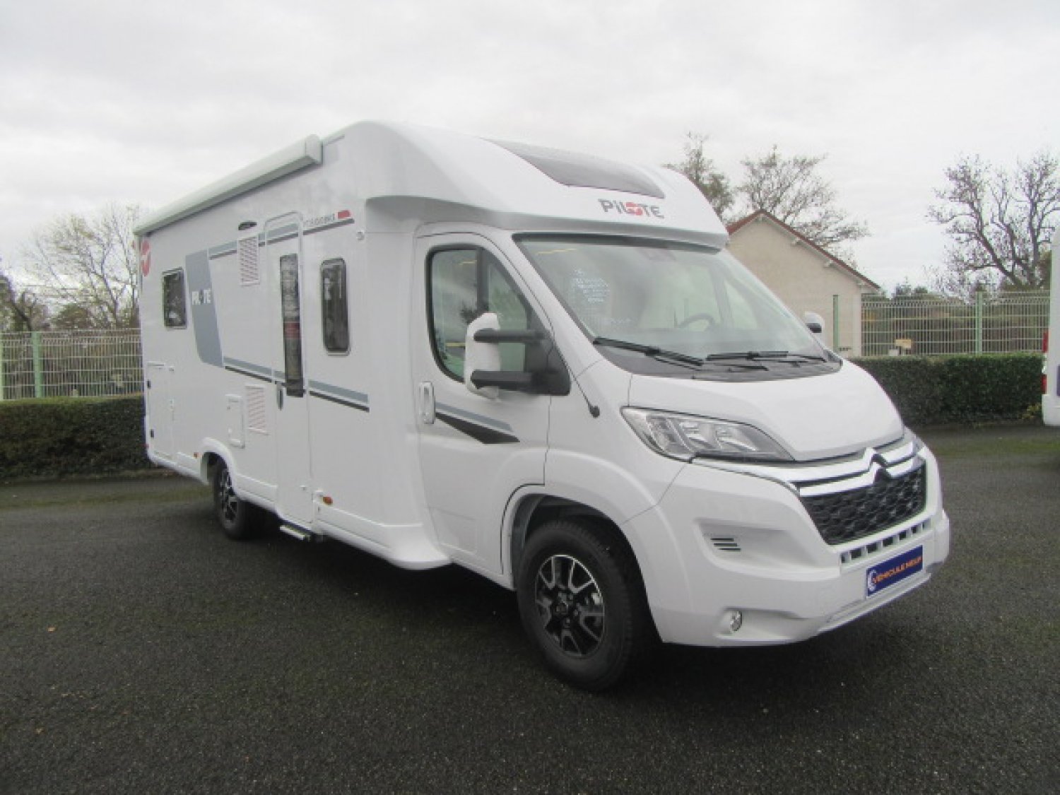 Champion Caravanes et Camping Car - Pilote P 726 FC EVIDENCE à 80 400 €