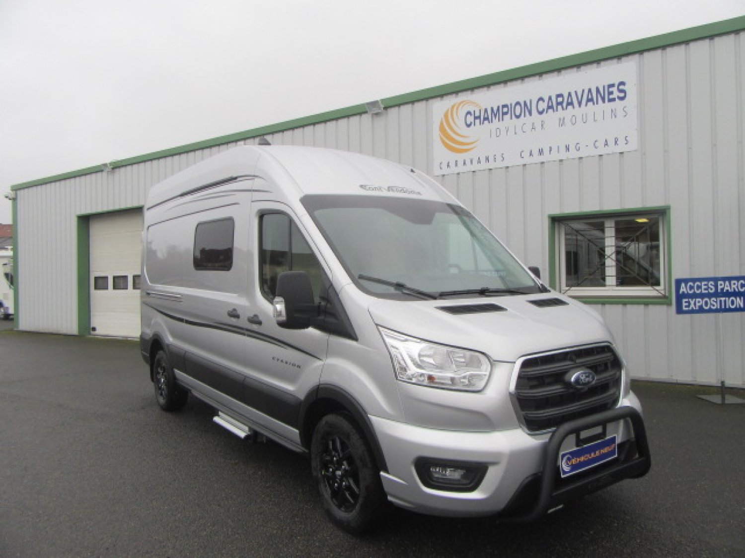 Champion Caravanes et Camping Car - Font Vendôme FORTYVAN 4X4 à 70 320 €€
