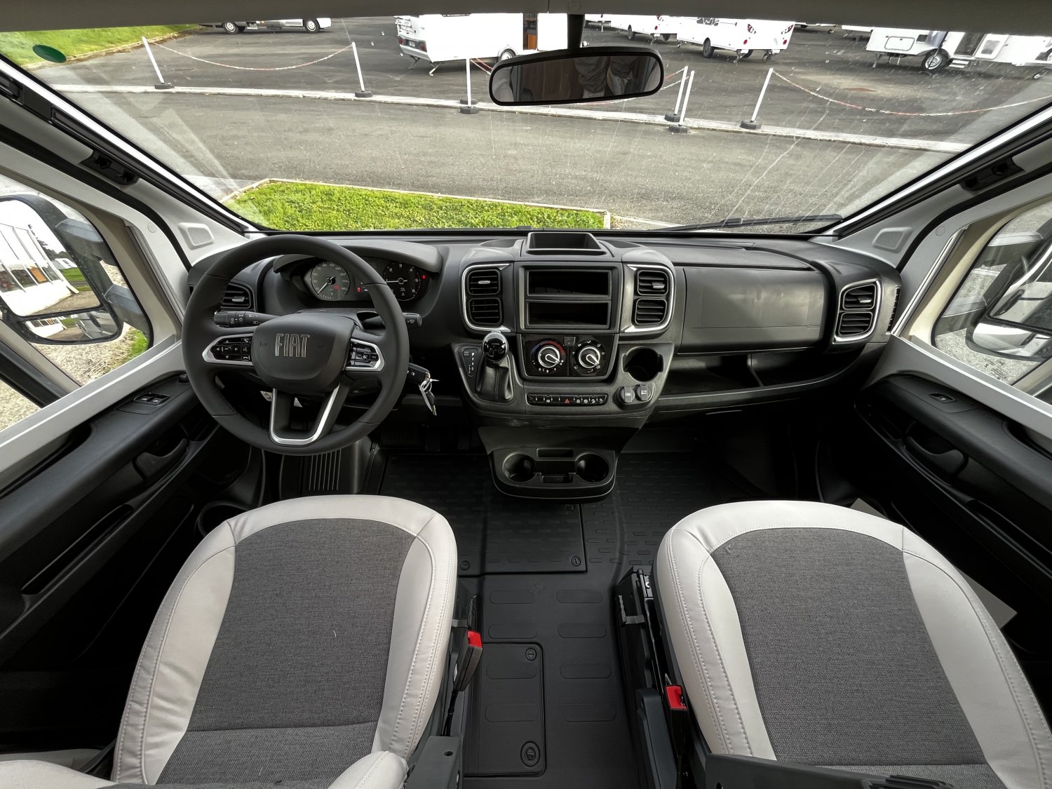 Champion Caravanes et Camping Car MATRIX 650 DL 60th Adria