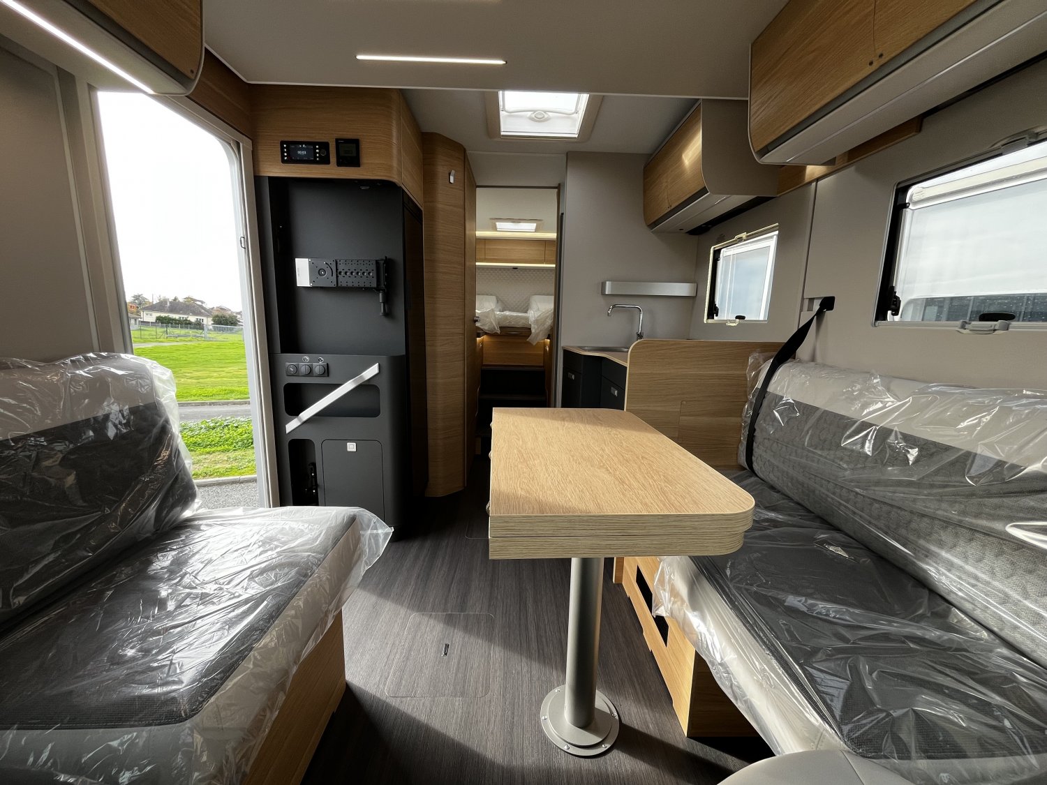 Champion Caravanes et Camping Car MATRIX 650 DL 60th Adria