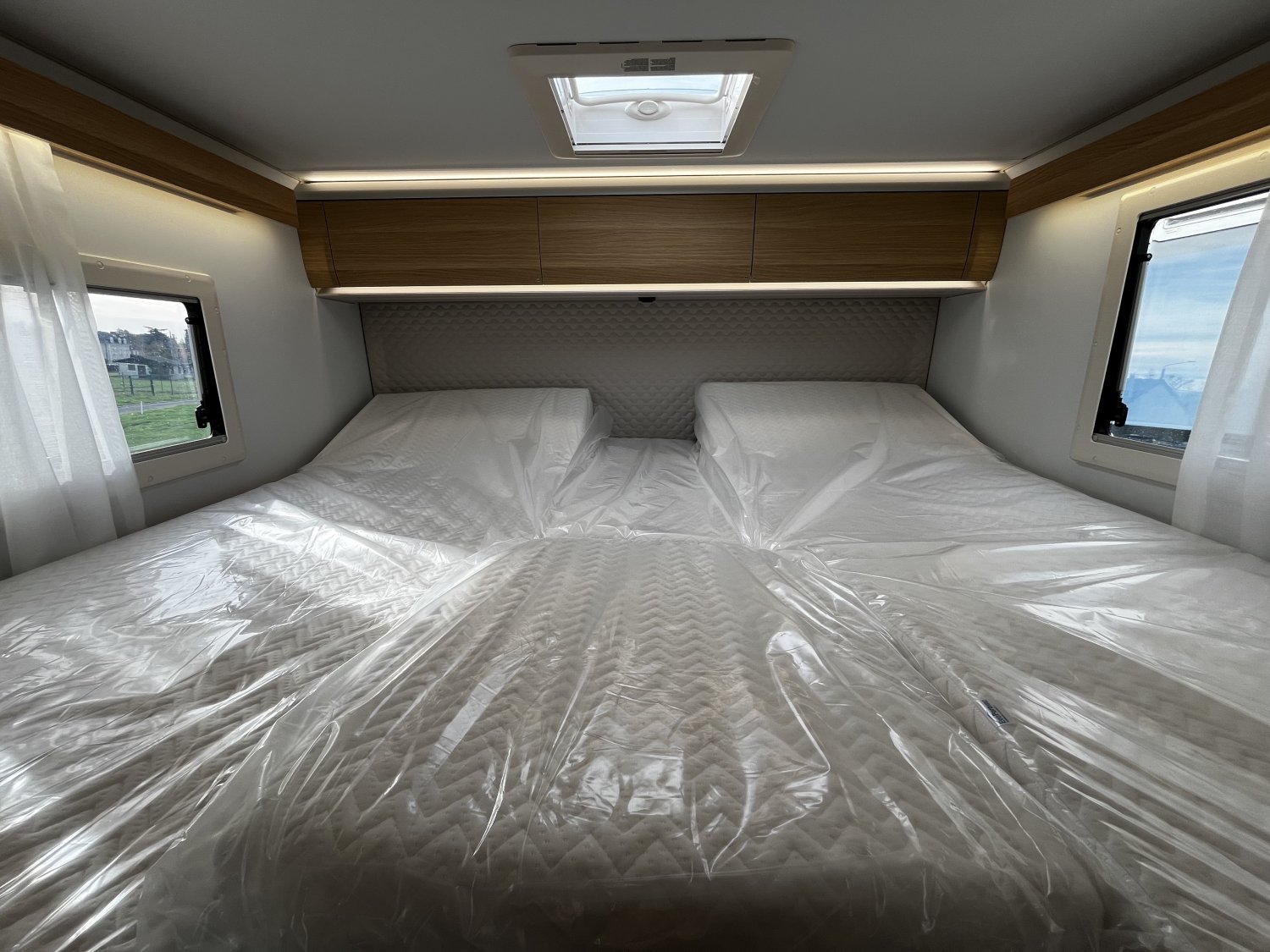 Champion Caravanes et Camping Car MATRIX 650 DL 60th Adria