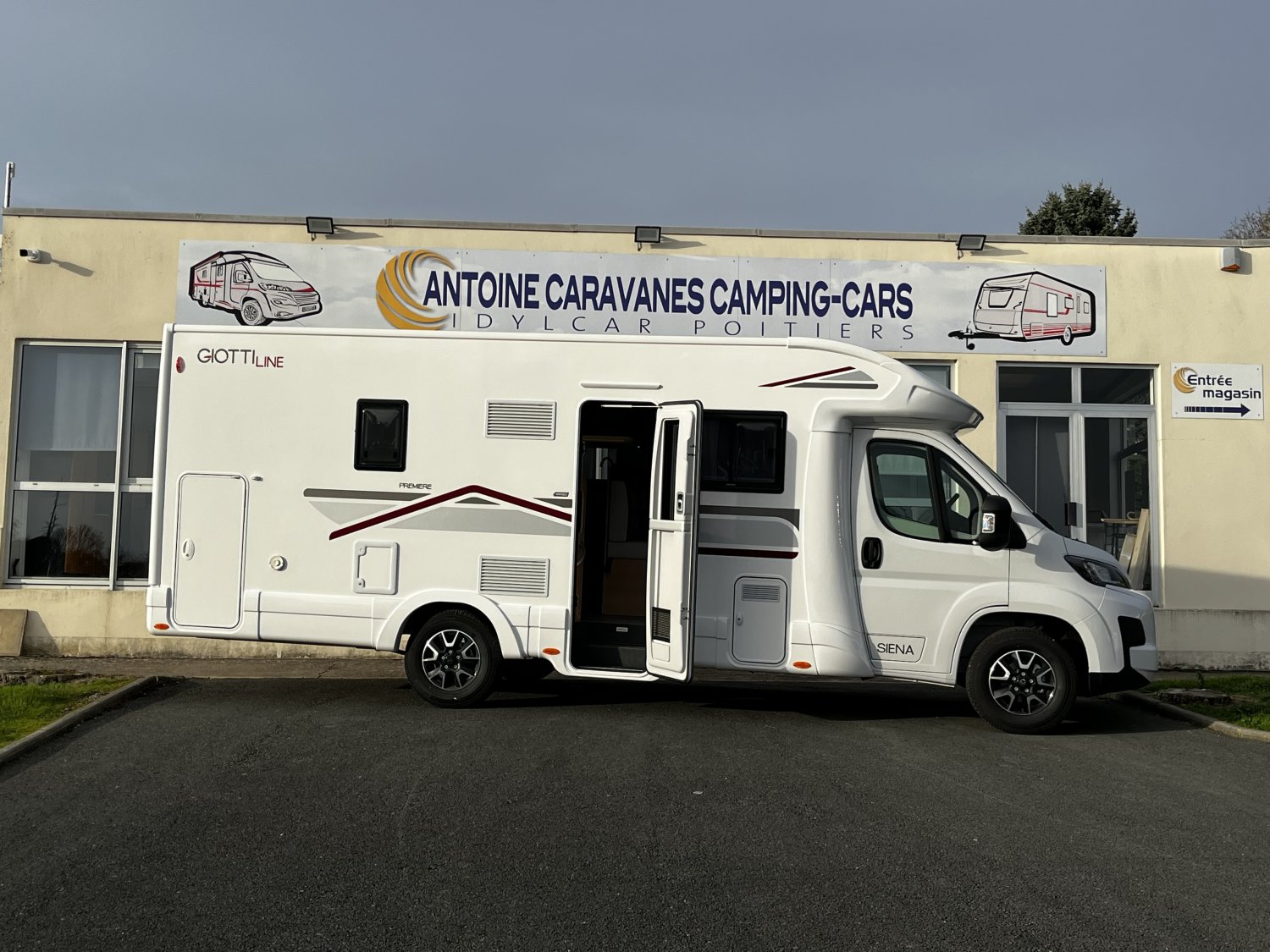 Champion Caravanes et Camping Car - Giottiline SIENA 396 à 68 596&euro;