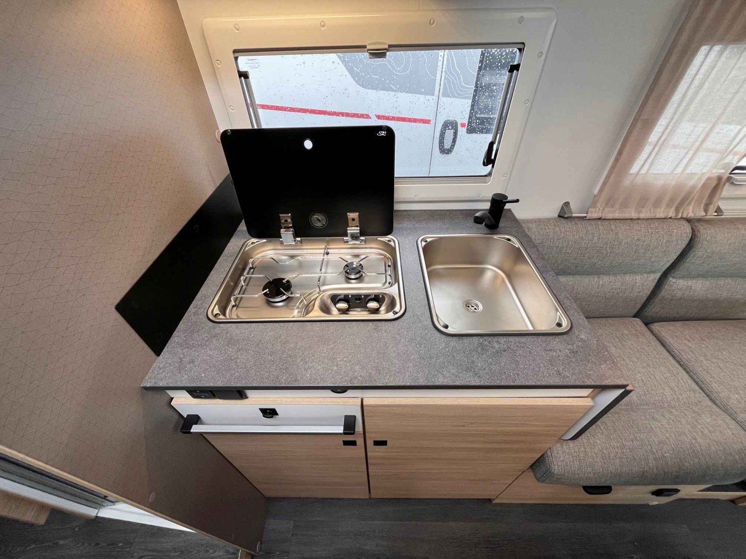 Champion Caravanes et Camping Car CHALLENGER 318 ANNIVERSAIRE Challenger