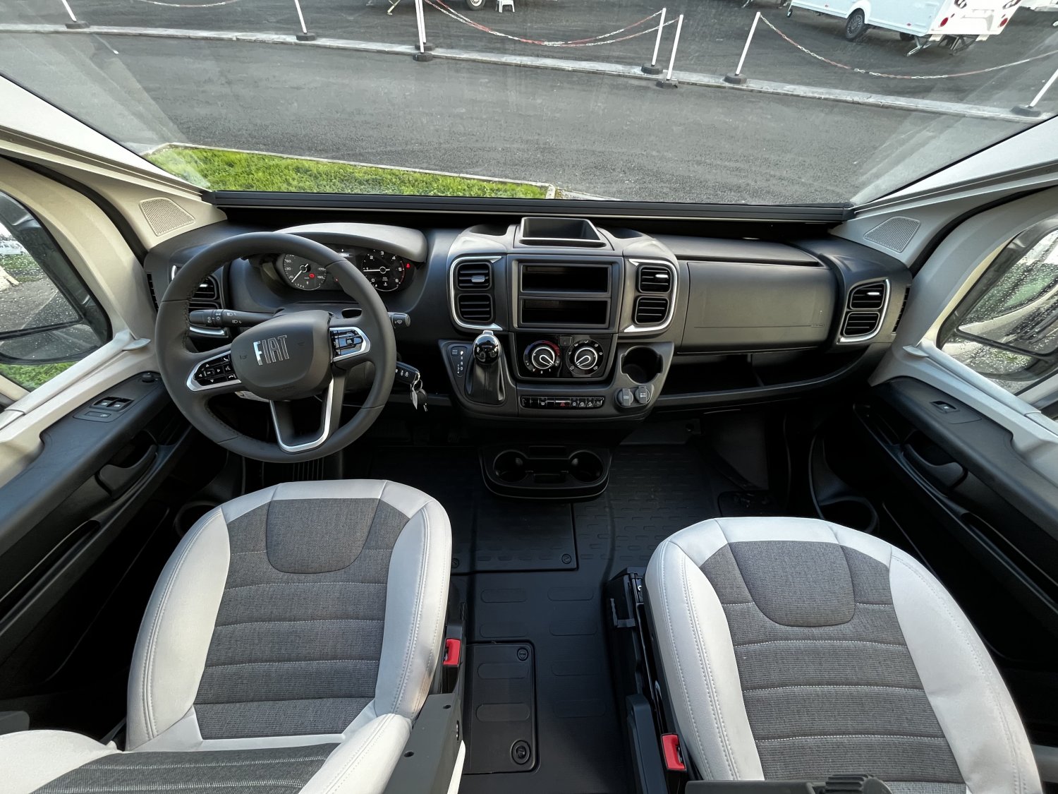 Champion Caravanes et Camping Car TWIN 640 SGX 60th Adria