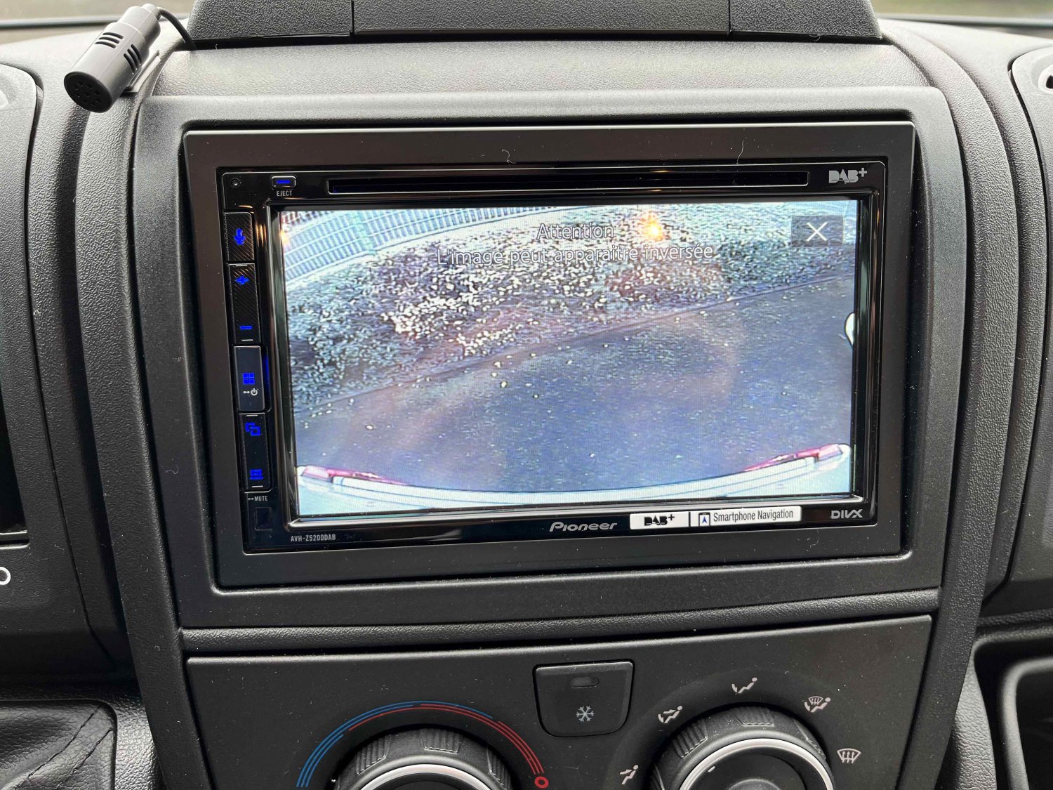 Champion Caravanes et Camping Car LYSEO 684 G Burstner