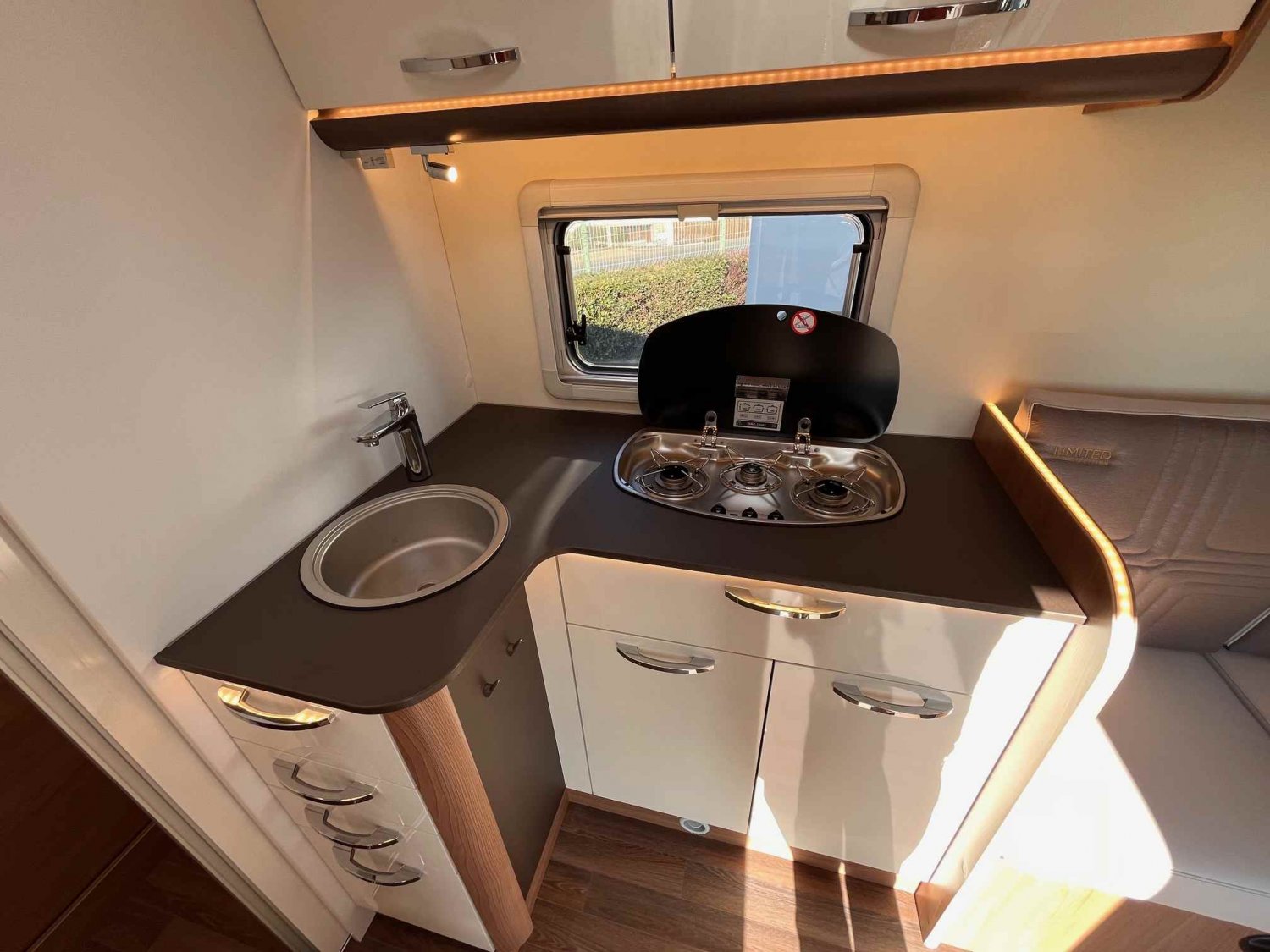 Champion Caravanes et Camping Car LYSEO 684 G Burstner