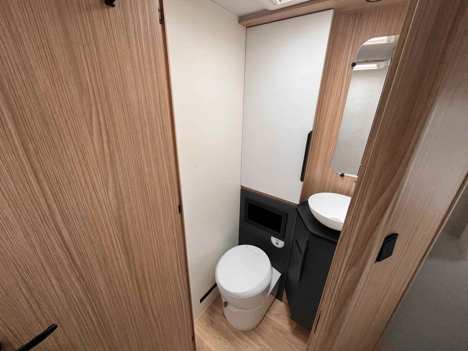 Champion Caravanes et Camping Car G 720 FC EVIDENCE Pilote