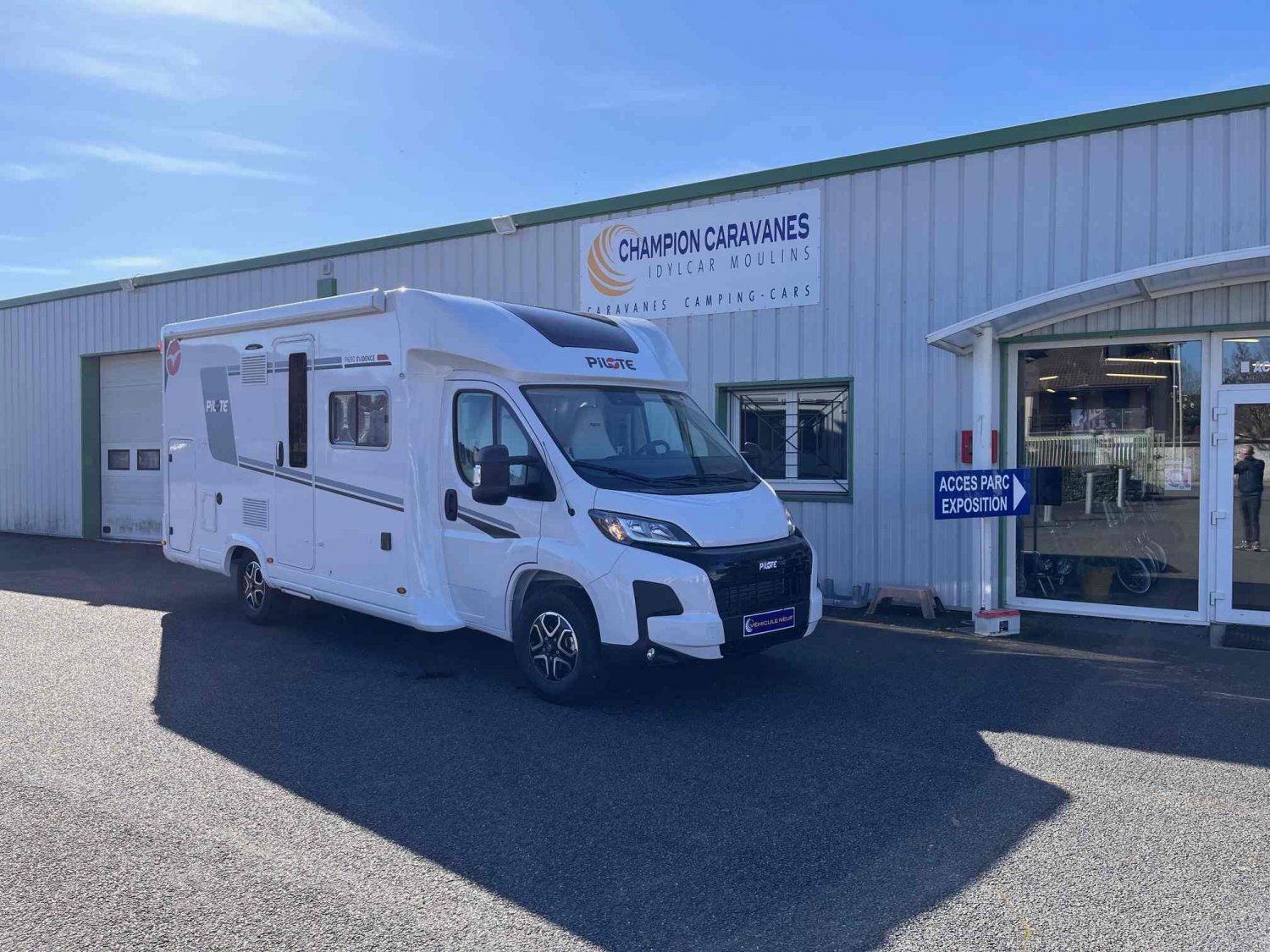 Champion Caravanes et Camping Car - Pilote P 690 à 77 650 &euro;