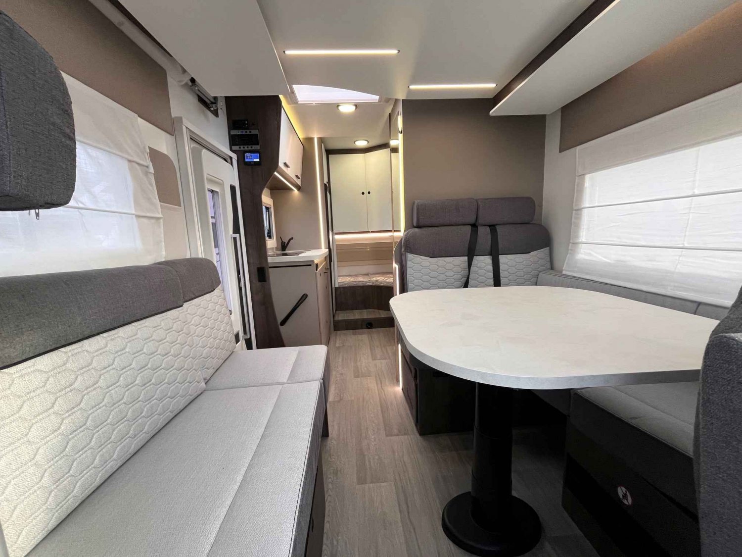 Champion Caravanes et Camping Car BENIMAR TESSORO 483 Benimar