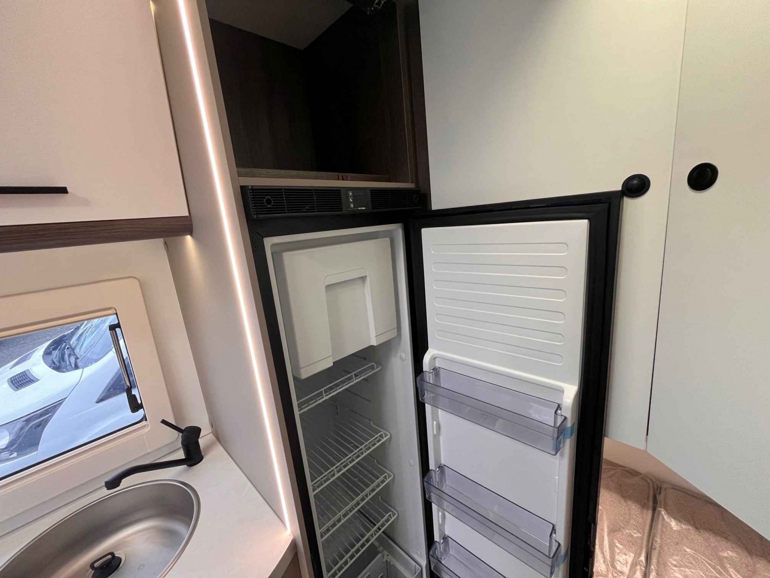 Champion Caravanes et Camping Car BENIMAR TESSORO 483 Benimar