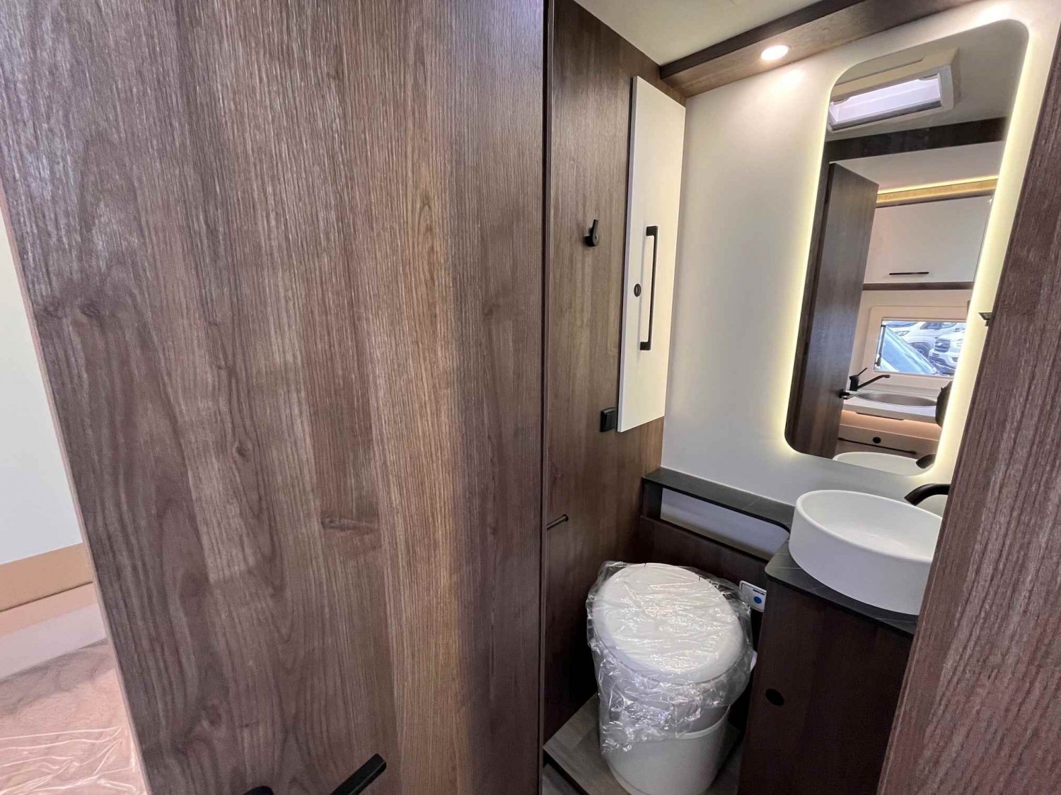 Champion Caravanes et Camping Car BENIMAR TESSORO 483 Benimar