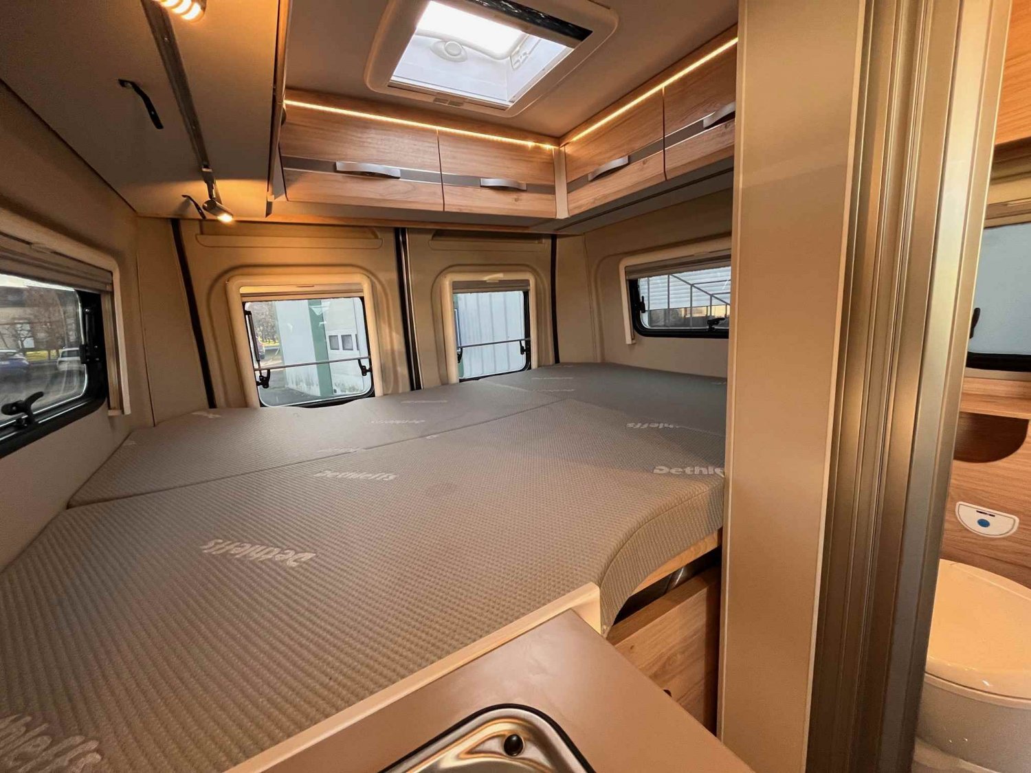 Champion Caravanes et Camping Car DETHLEFFS GLOBETRAIL CVD 600 S Dethleffs