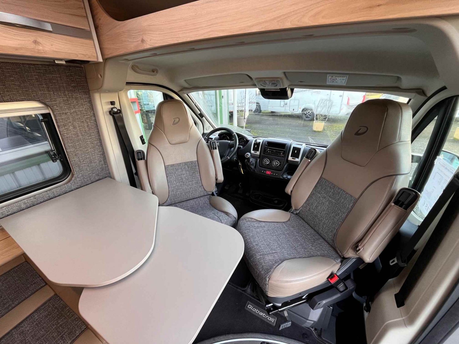 Champion Caravanes et Camping Car DETHLEFFS GLOBETRAIL CVD 600 S Dethleffs