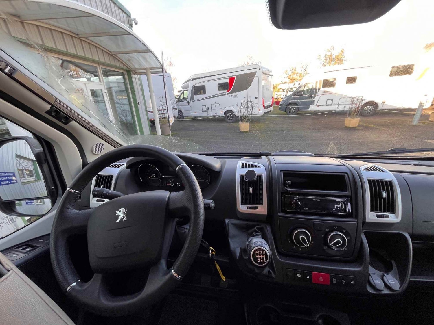 Champion Caravanes et Camping Car DETHLEFFS GLOBETRAIL CVD 600 S Dethleffs