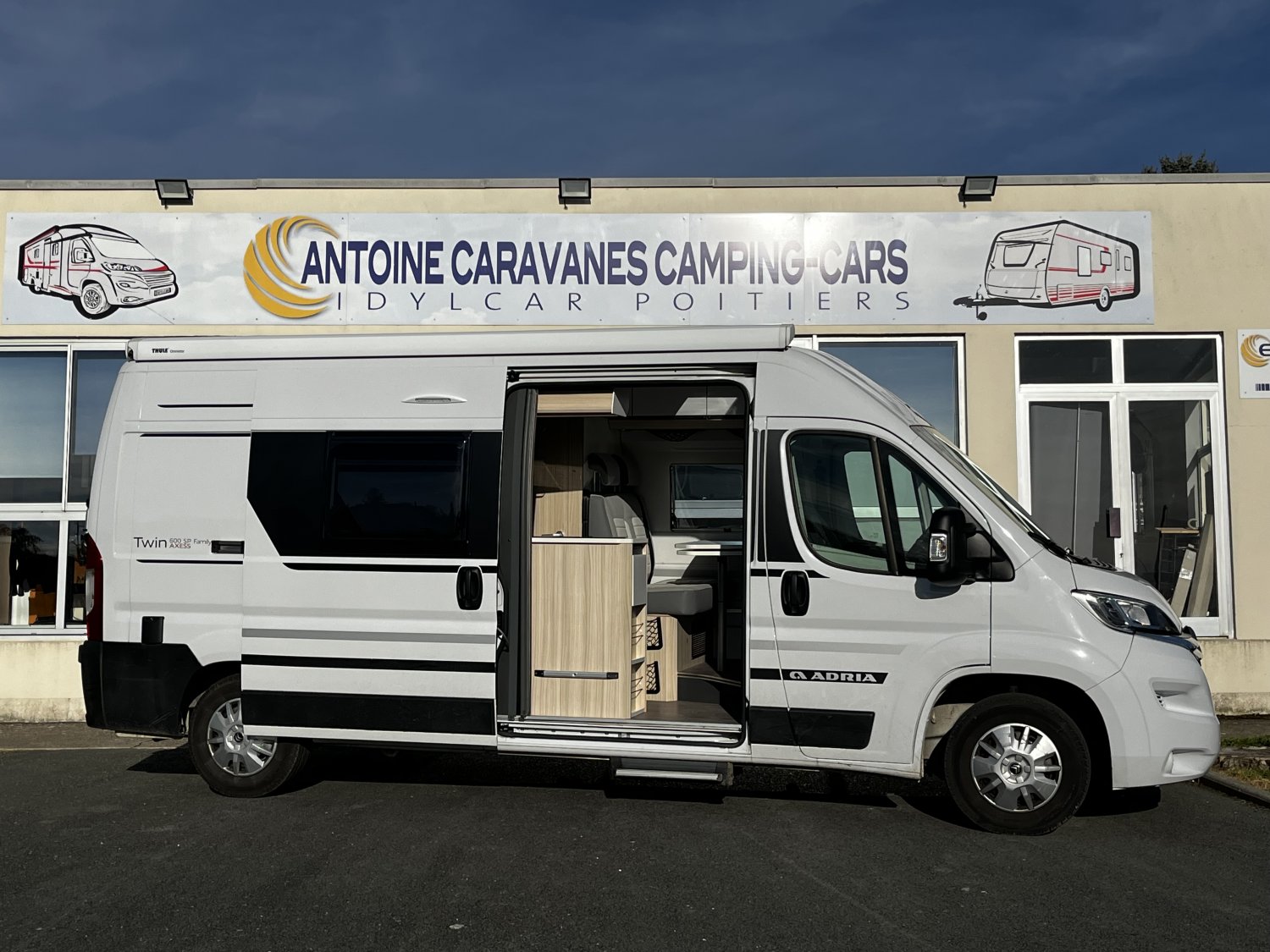 Champion Caravanes et Camping Car - Adria TWIN 600 SP FAMILY à 49 900&euro;