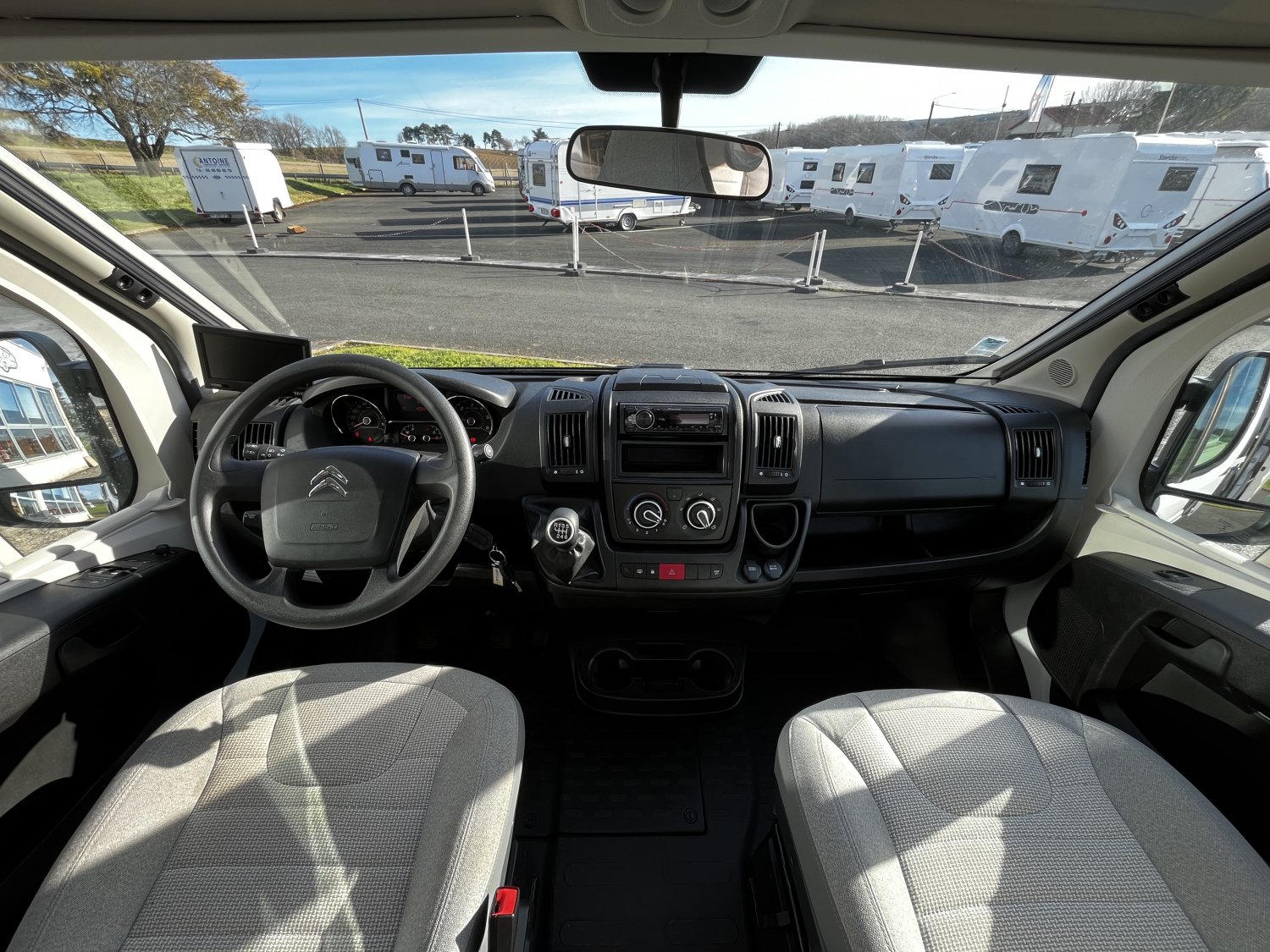 Champion Caravanes et Camping Car TWIN 600 SP FAMILY Adria