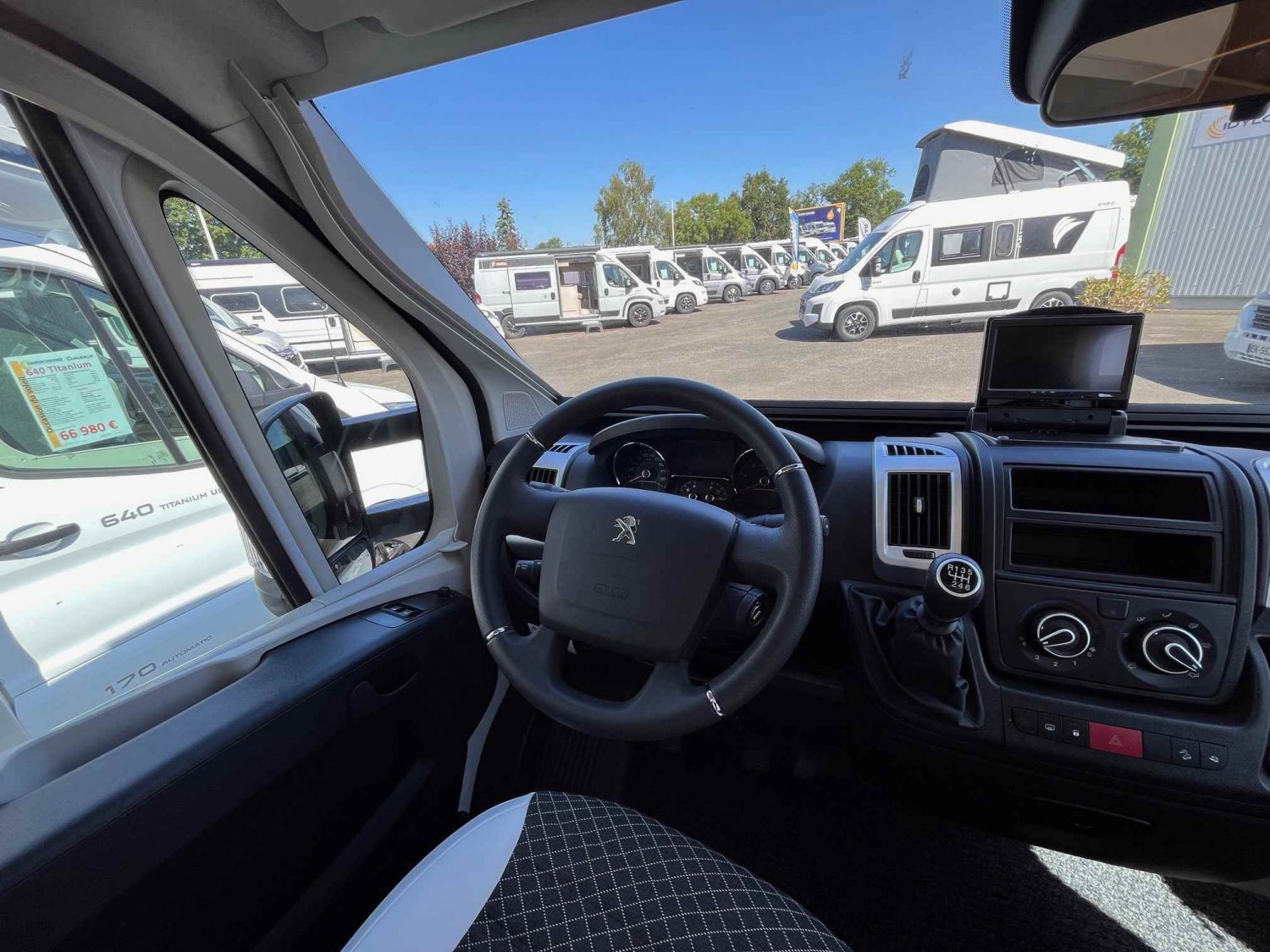 Champion Caravanes et Camping Car GIOTTILINE TOSCAN 74 NF Giottiline