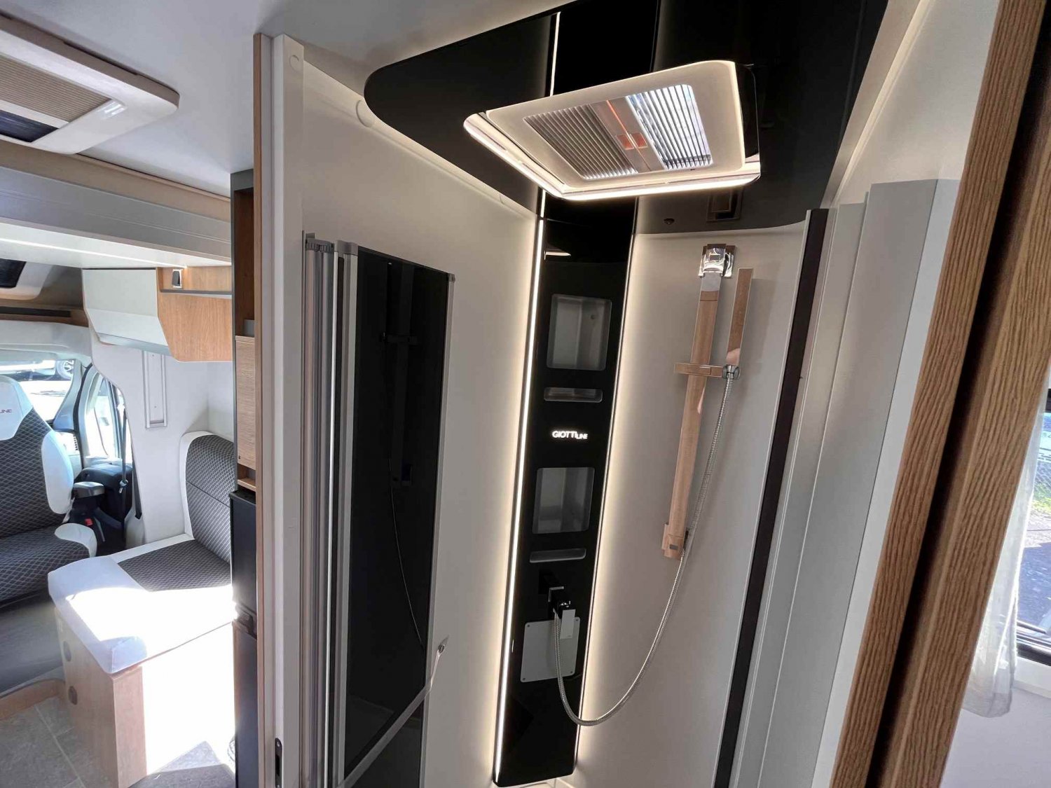 Champion Caravanes et Camping Car GIOTTILINE TOSCAN 74 NF Giottiline