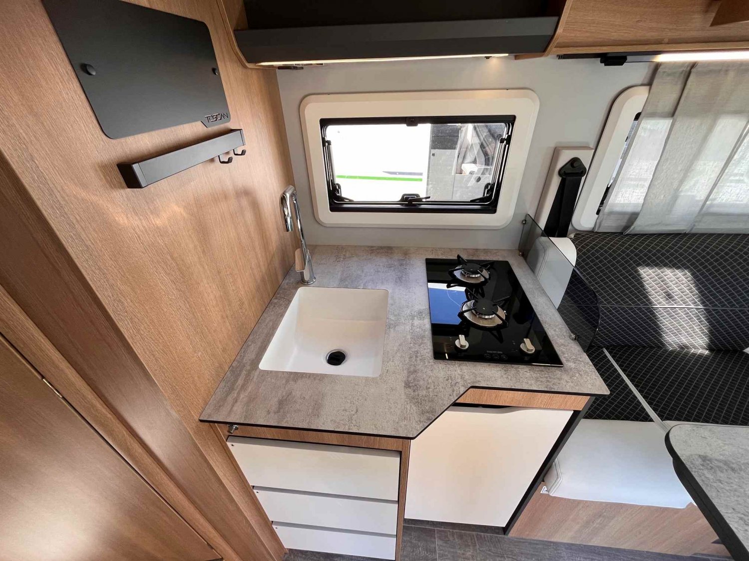 Champion Caravanes et Camping Car GIOTTILINE TOSCAN 74 NF Giottiline