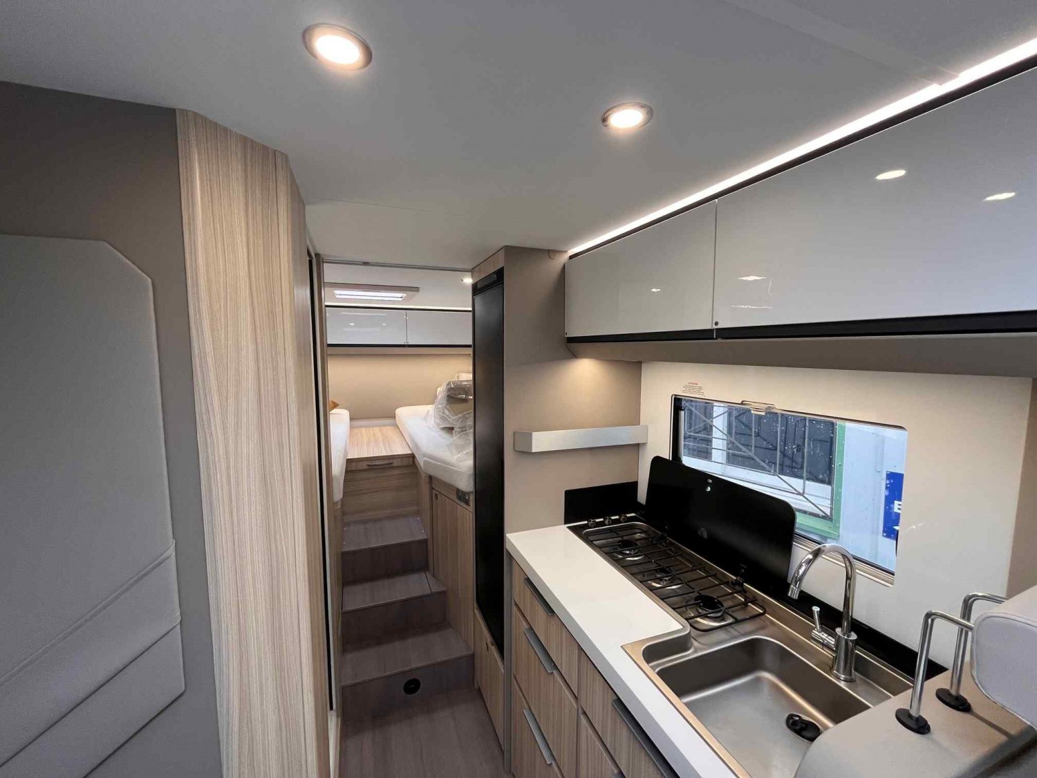 Champion Caravanes et Camping Car COMPACT DL Adria