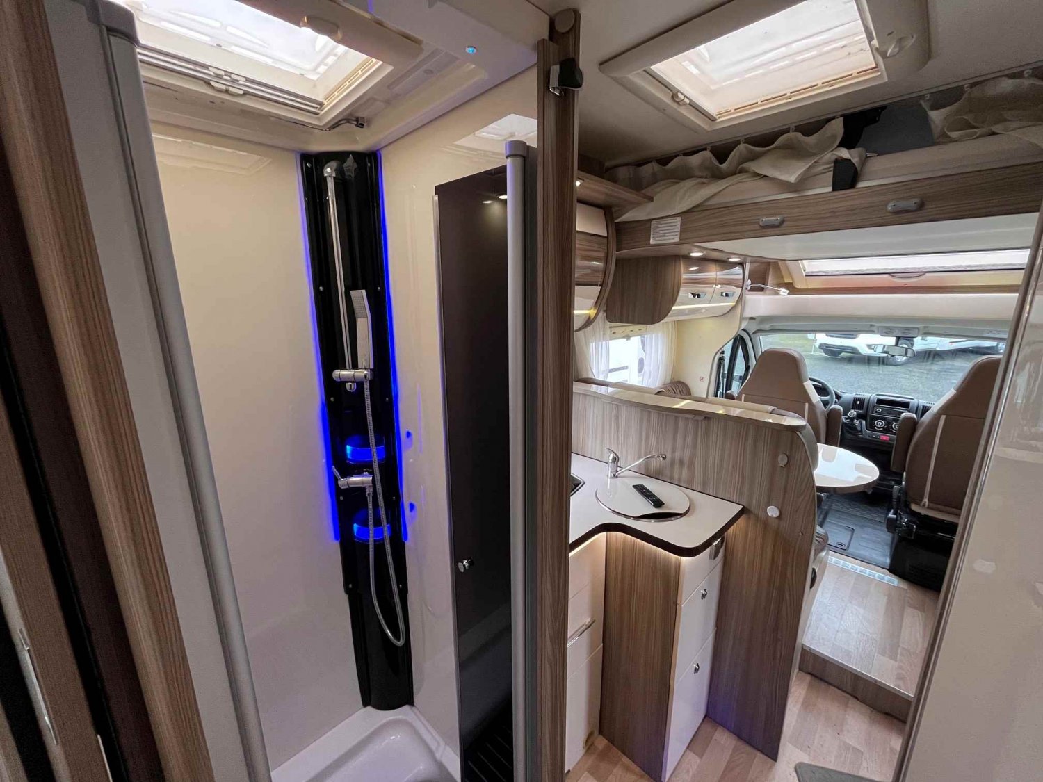 Champion Caravanes et Camping Car 720 LC PRIVILEGE Autostar