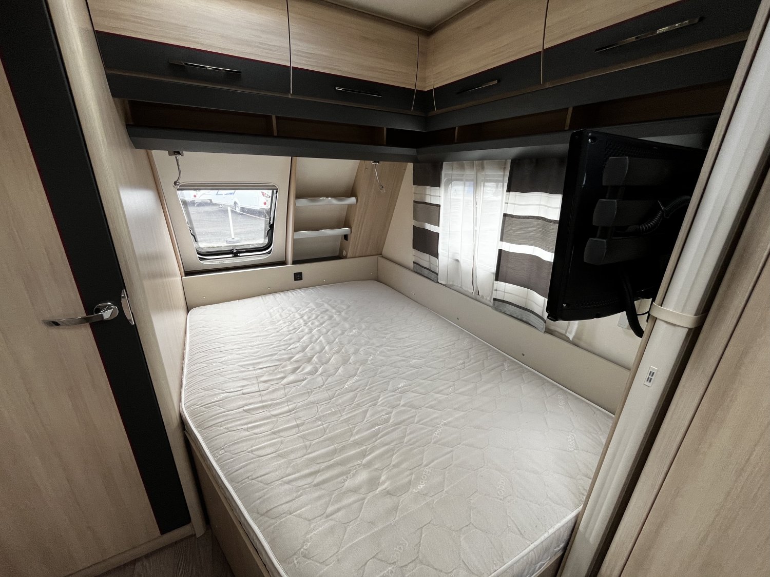 Champion Caravanes et Camping Car De Luxe Edition 460 UFe Hobby