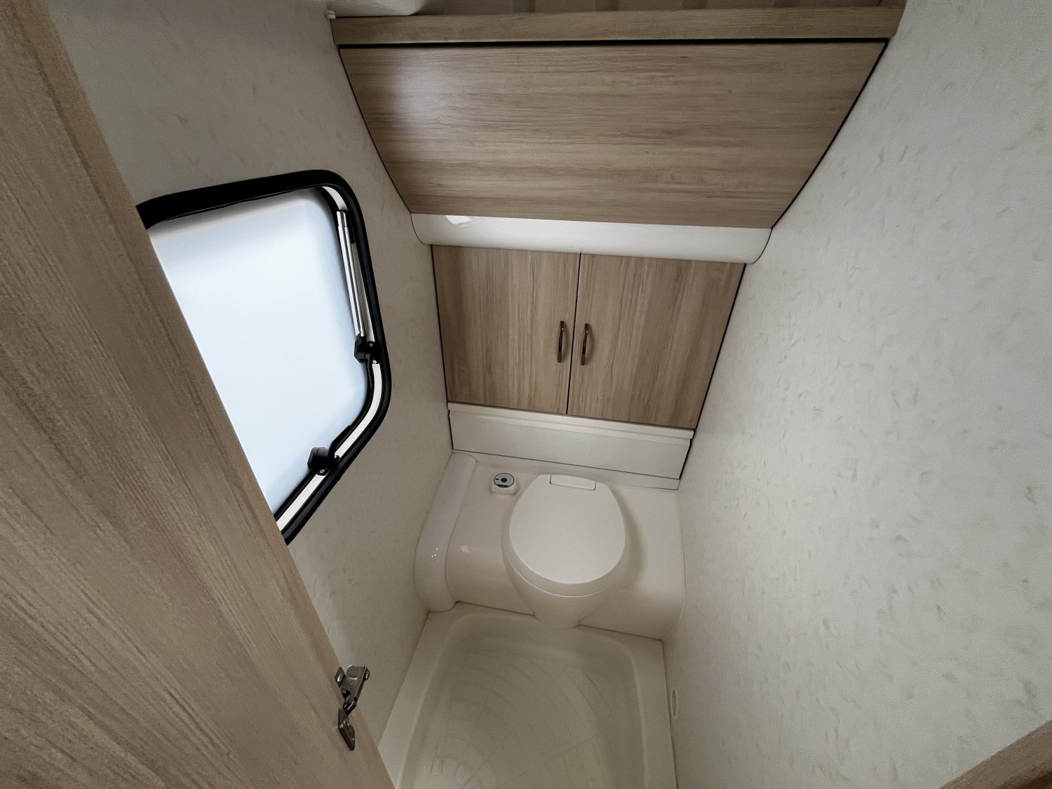 Champion Caravanes et Camping Car De Luxe Edition 460 UFe Hobby