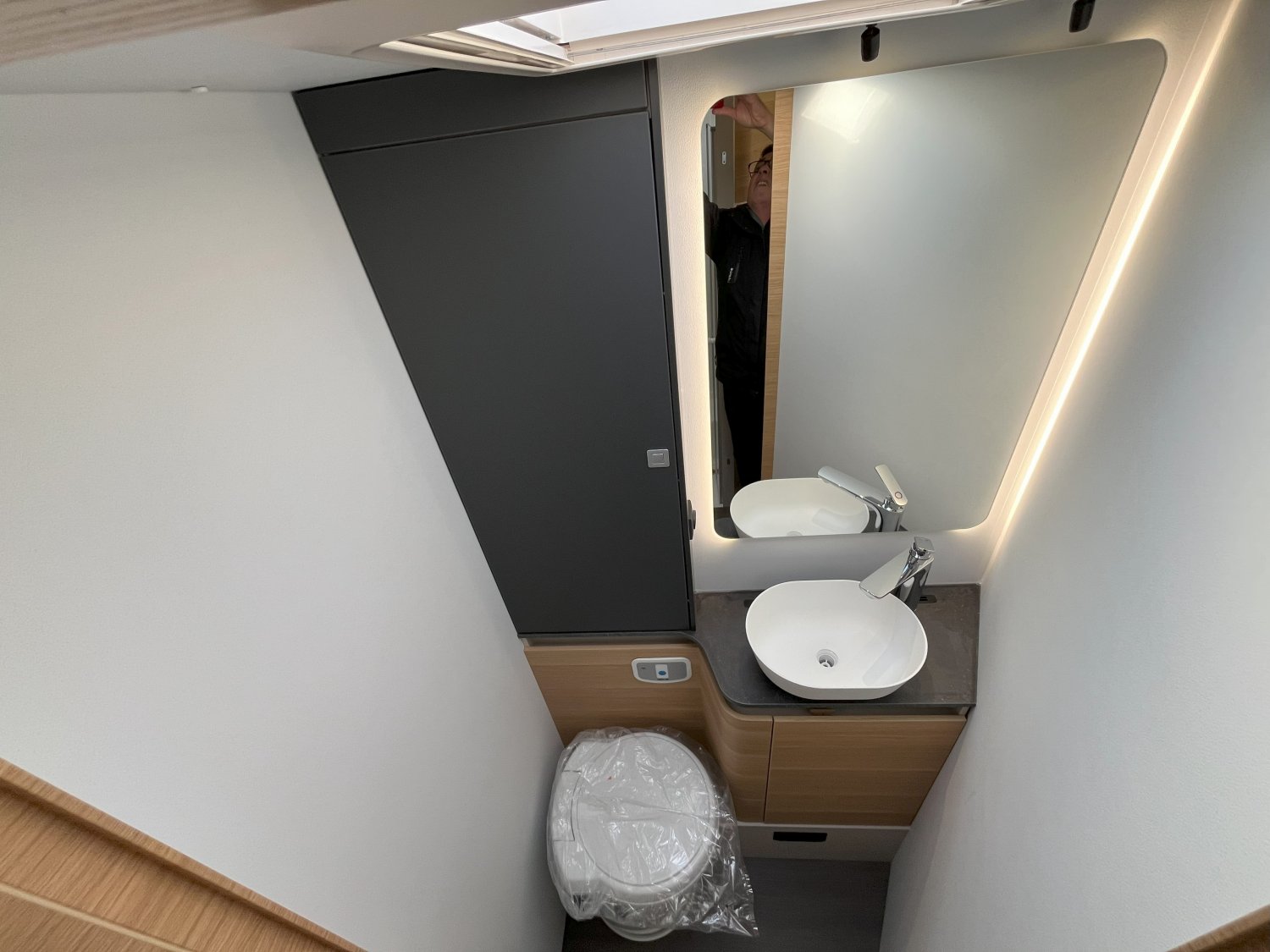 Champion Caravanes et Camping Car MATRIX 650 DC 60th Adria