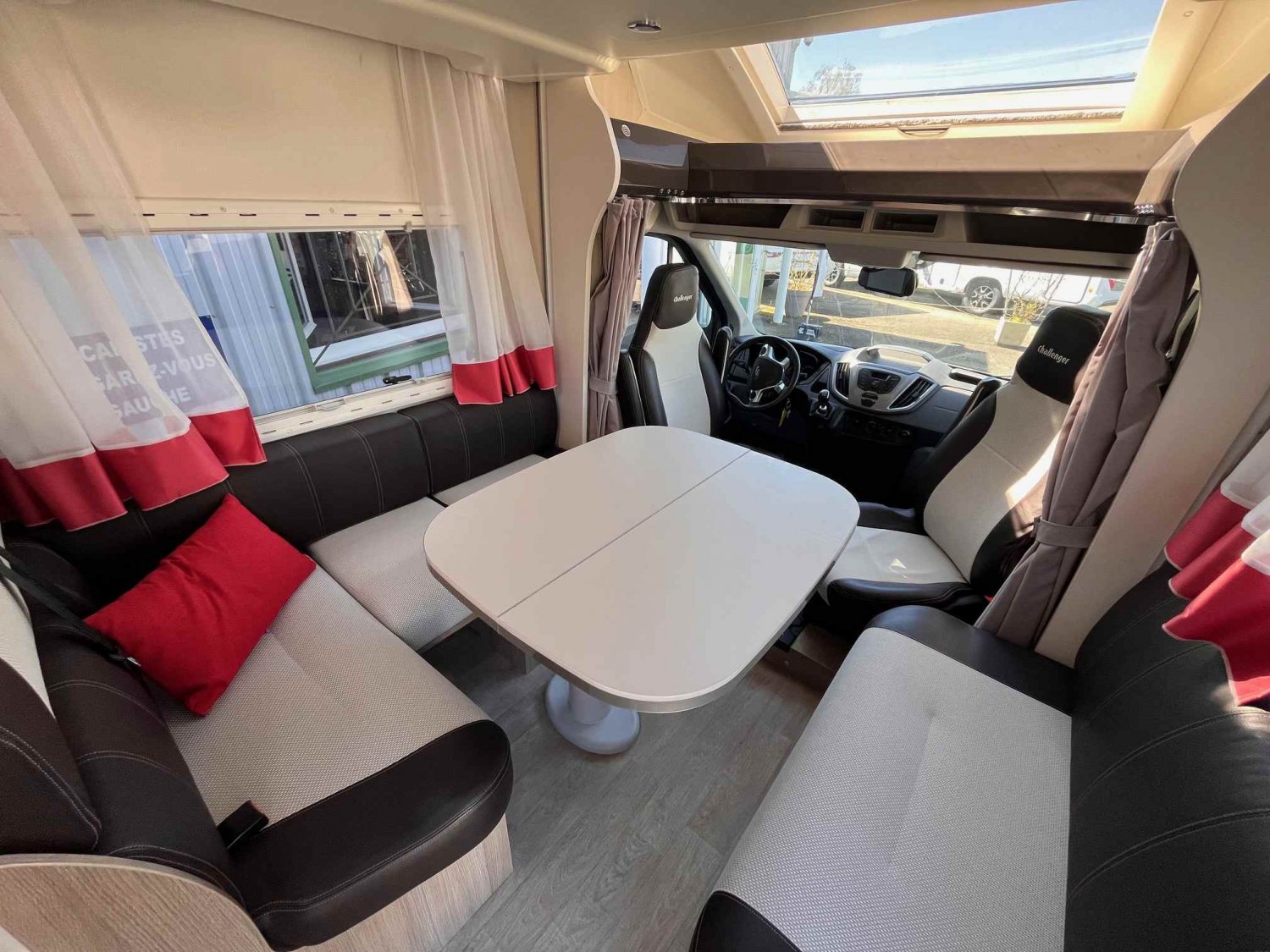 Champion Caravanes et Camping Car GENESIS 290 Challenger
