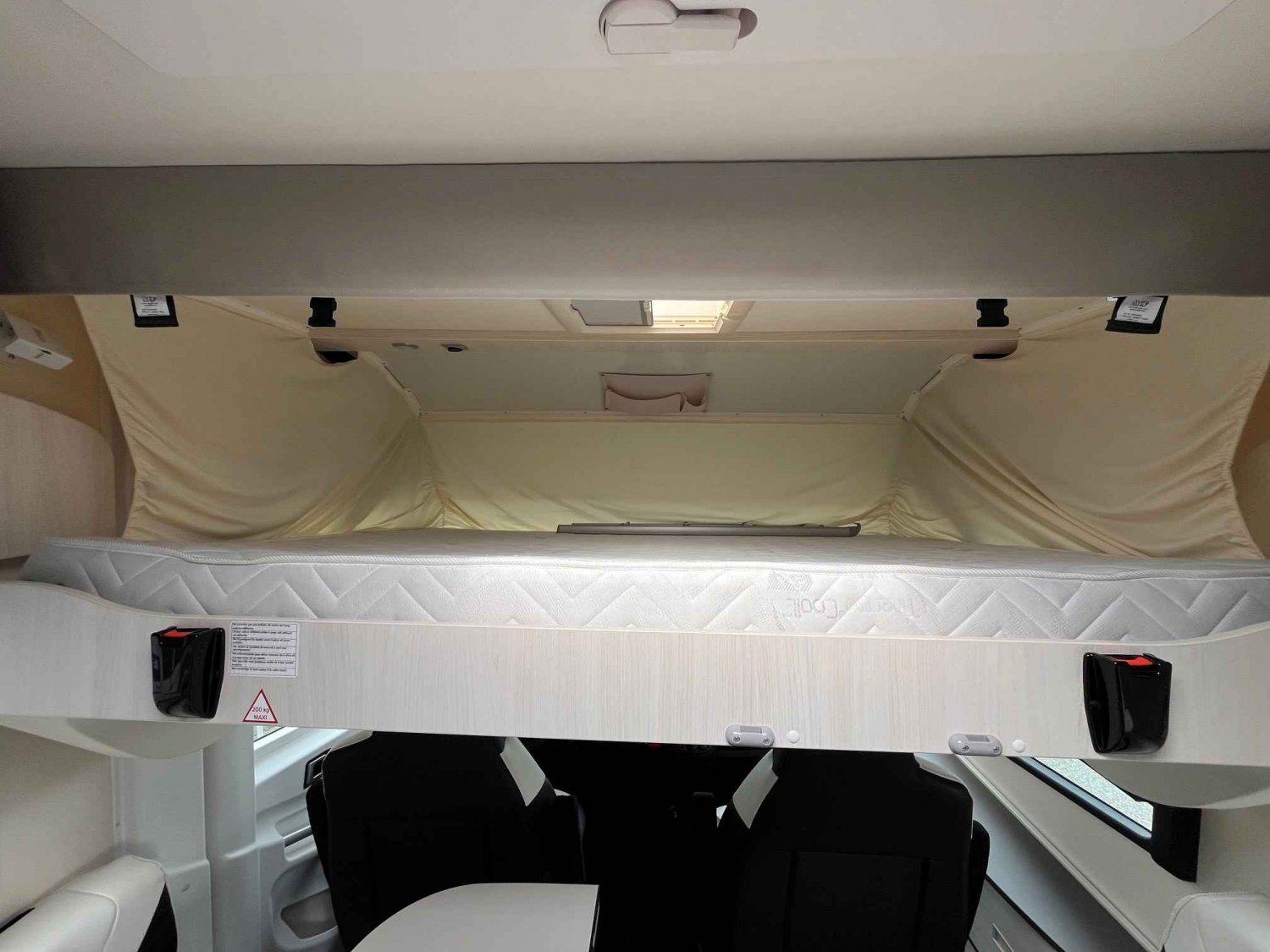 Champion Caravanes et Camping Car CHAUSSON 6010 EXALTIS Chausson