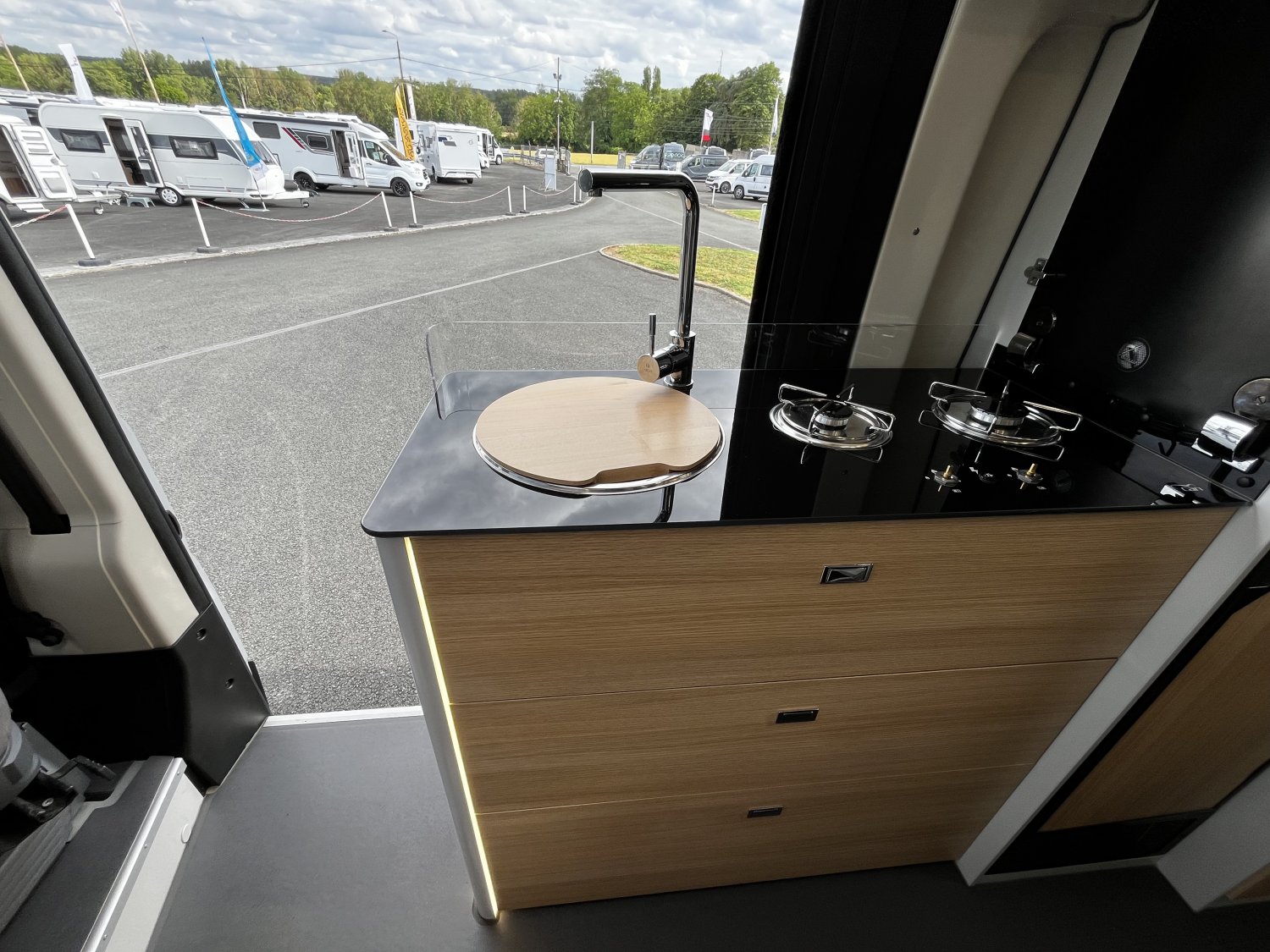Champion Caravanes et Camping Car DUOVAN SEJOUR Font Vend&ocirc;me