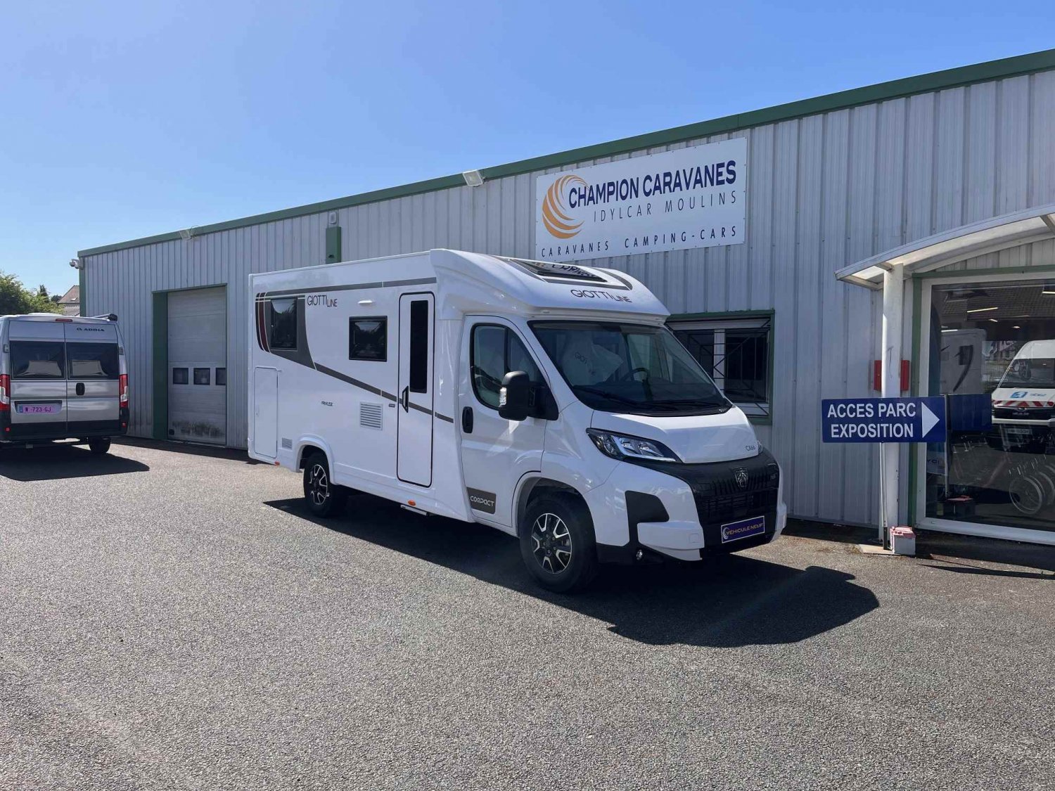 Champion Caravanes et Camping Car - Giottiline GIOTTI LINE COMPACT CX66 à 69 900 &euro;
