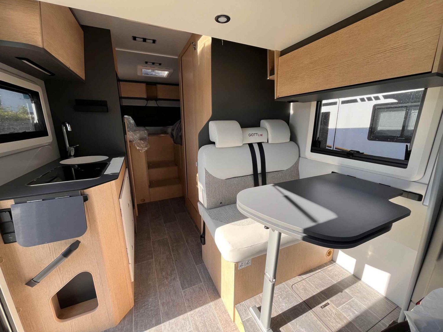 Champion Caravanes et Camping Car GIOTTI LINE COMPACT CX66 Giottiline