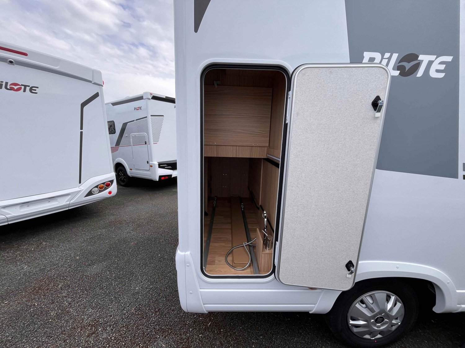 Champion Caravanes et Camping Car P620 EXPRESSION Pilote