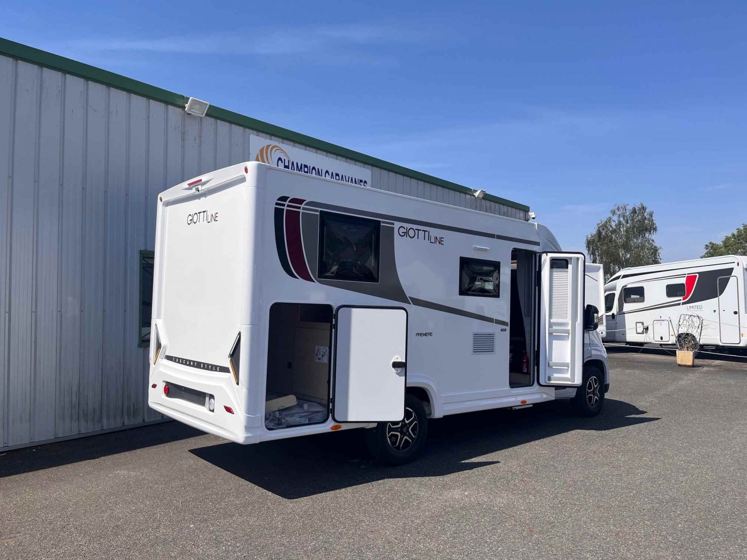 Champion Caravanes et Camping Car COMPACT CX66 PREMIERE EDITION Giottiline