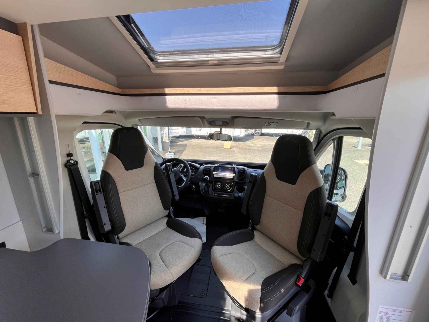 Champion Caravanes et Camping Car COMPACT CX66 PREMIERE EDITION Giottiline
