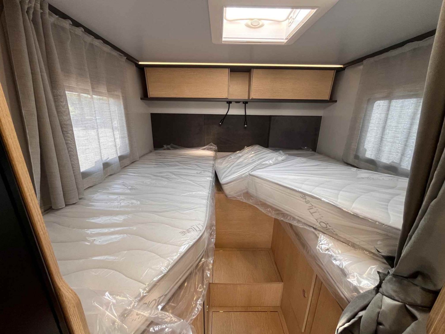 Champion Caravanes et Camping Car COMPACT CX66 PREMIERE EDITION Giottiline
