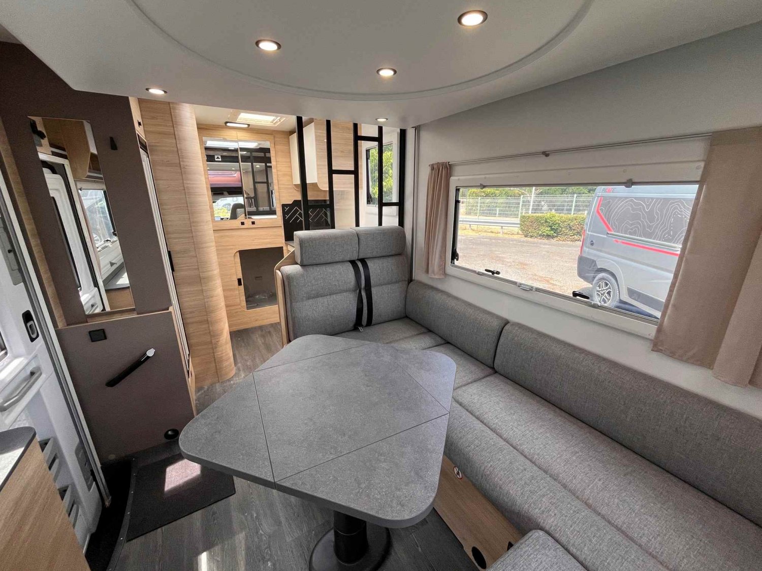 Champion Caravanes et Camping Car 240 BREAK EDITION Challenger