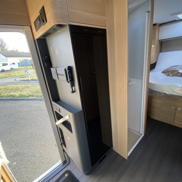 Champion Caravanes et Camping Car Matrix Plus 670 DC Adria