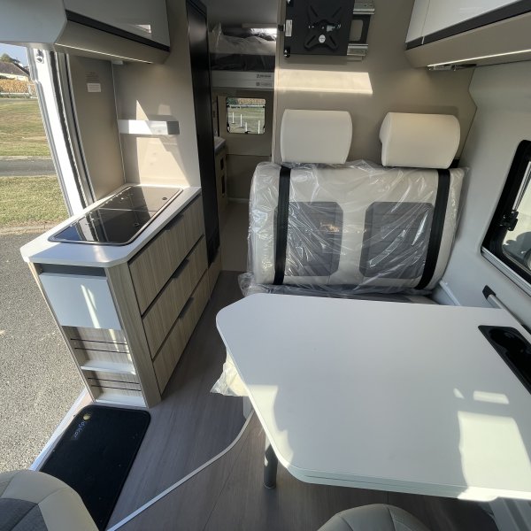 Champion Caravanes et Camping Car TWIN PLUS 640SGX Adria