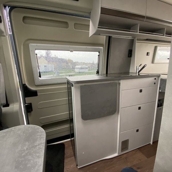 Champion Caravanes et Camping Car SUMMIT 600L SHINE Possl