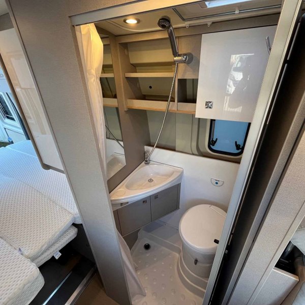 Champion Caravanes et Camping Car DELFIN C 621 Burstner