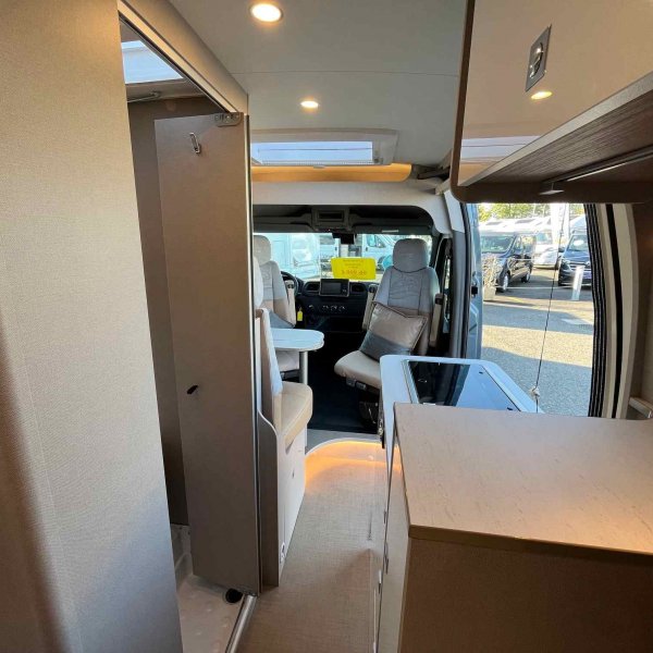 Champion Caravanes et Camping Car DELFIN C 621 Burstner