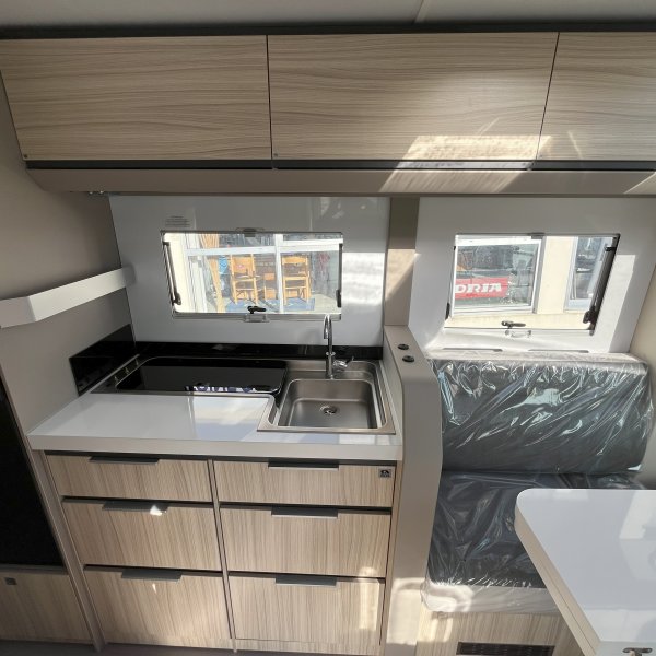 Champion Caravanes et Camping Car COMPACT DL 60th anniversaire Adria