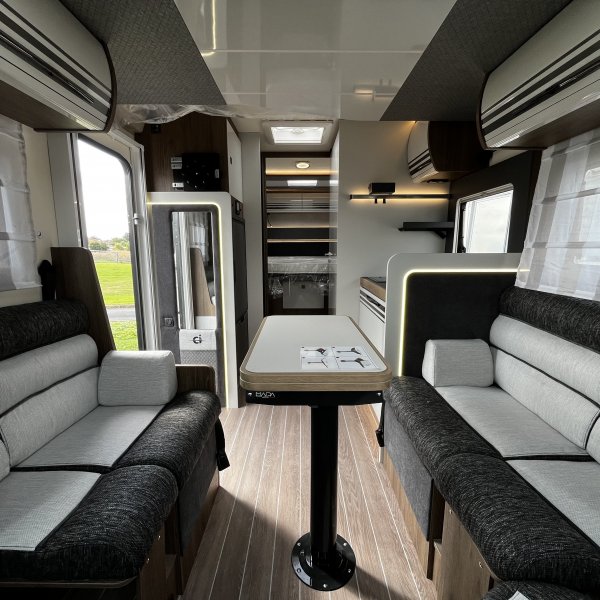 Champion Caravanes et Camping Car MAGIS 67 XT C.I.