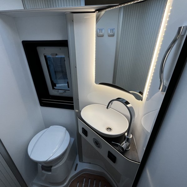 Champion Caravanes et Camping Car SUMMIT 600 PLUS FRENCH EDITION Possl