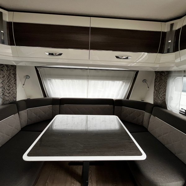 Champion Caravanes et Camping Car PRESTIGE 560 WLU Hobby