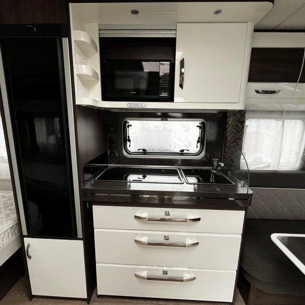 Champion Caravanes et Camping Car PRESTIGE 560 WLU Hobby