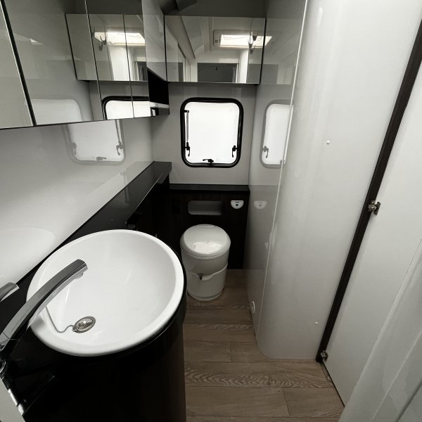 Champion Caravanes et Camping Car PRESTIGE 560 WLU Hobby