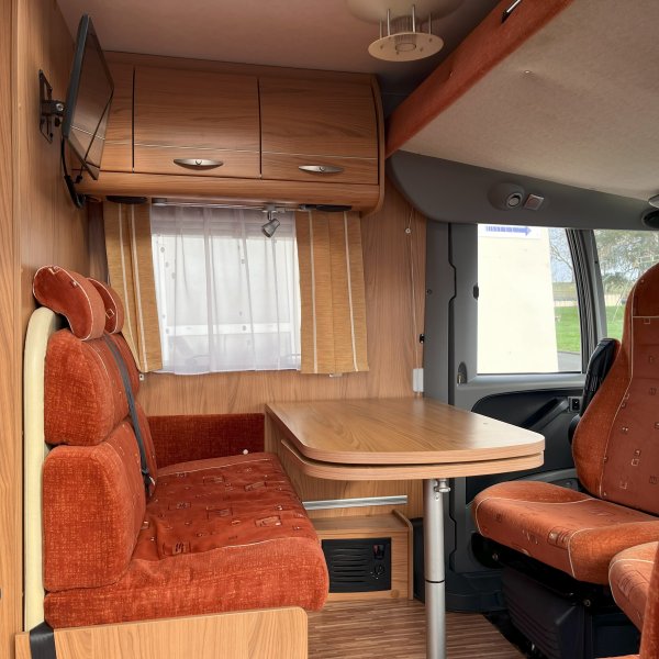 Champion Caravanes et Camping Car AVIANO I 725 Burstner